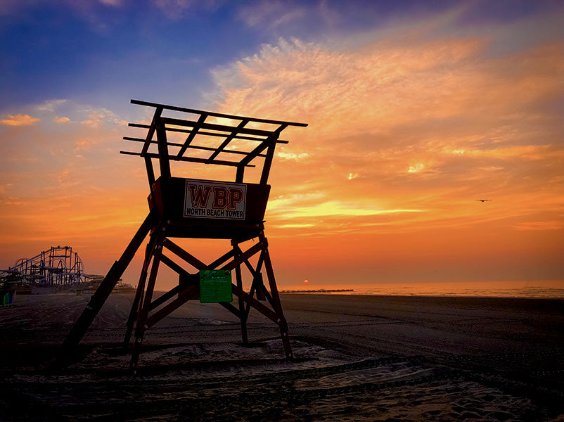 Wildwood Lifeguard Stand Dawn - Matted 11x14